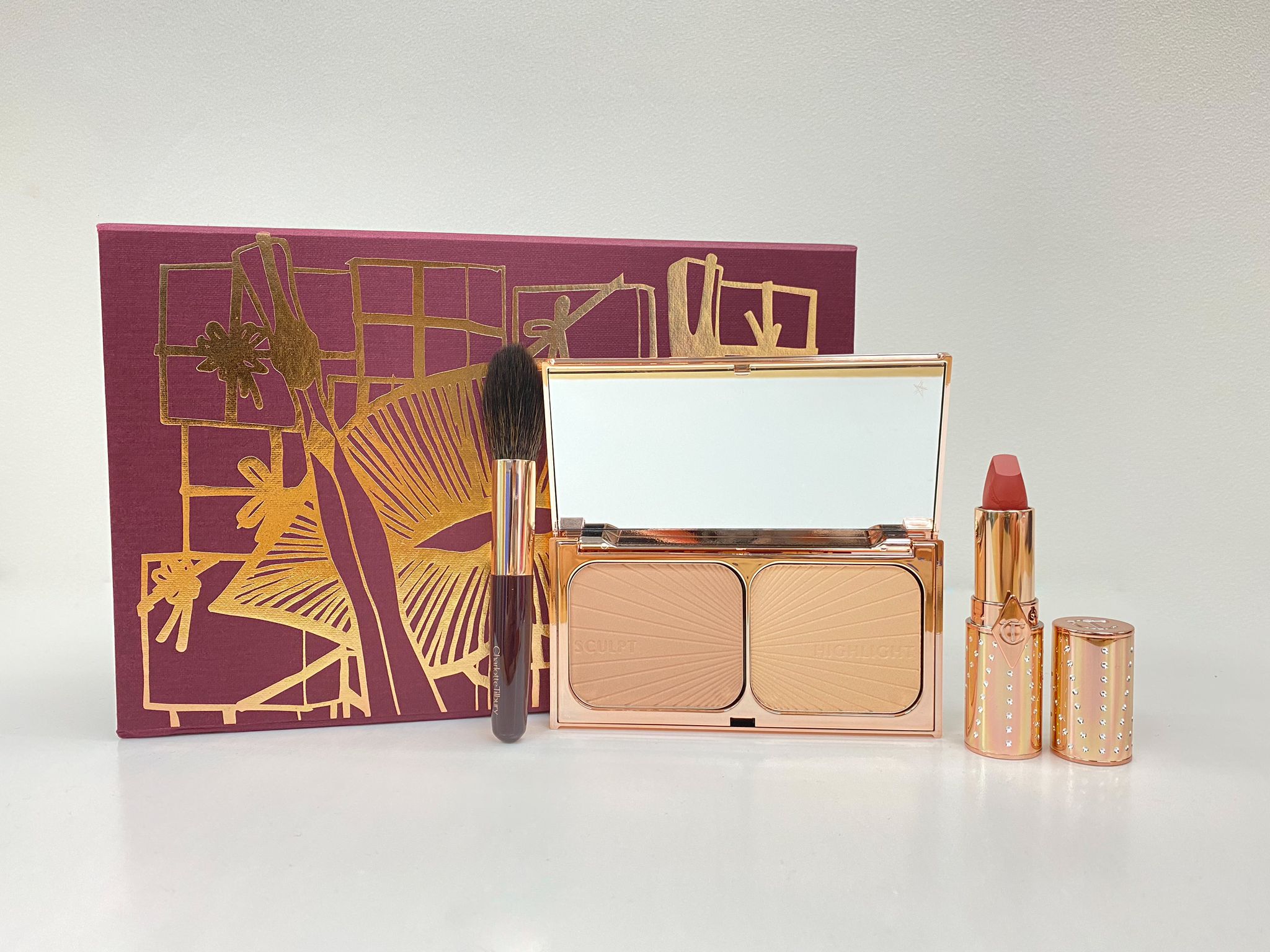 Charlotte Tilbury節日禮盒套裝 (價值 HK$1,200)電子換領券@Fashion Walk