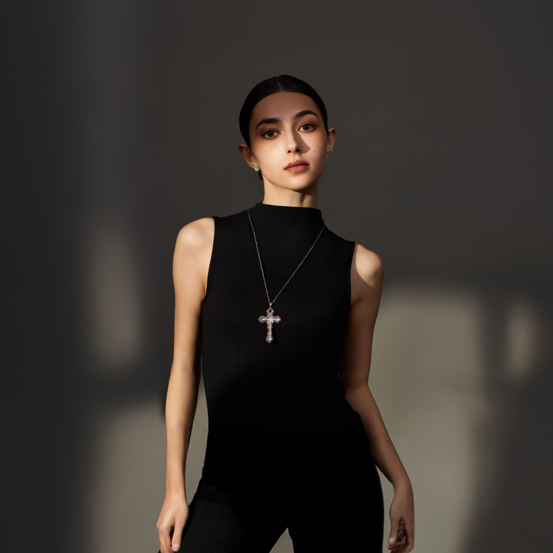 ARTĒ Madrid 呈獻全新 CRUZ 系列 —— 重新演繹經典十字架圖騰