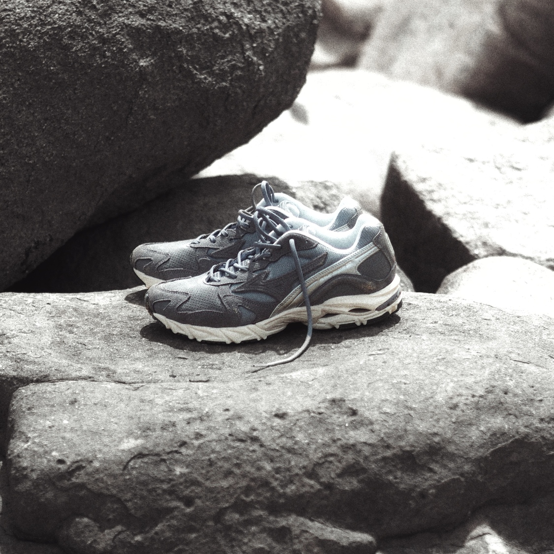 MIZUNO SPORTSTYLE: Injecting Earth Tone New colorway WAVE RIDER 10 has landed!